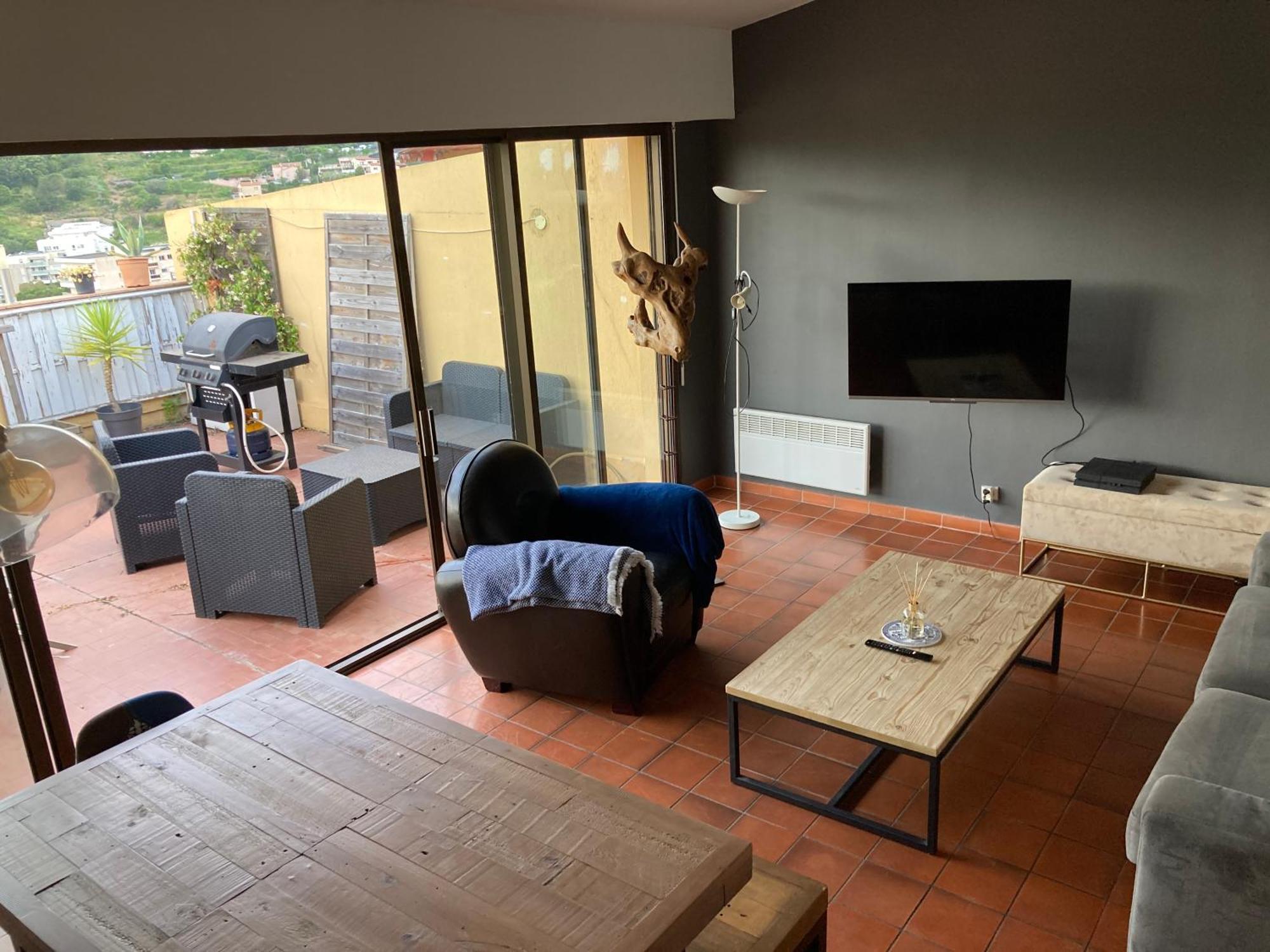 T2 Traversant Avec Une Grande Terrasse Et Piscine Cagnes-sur-Mer Exterior photo